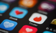 Here's what happens when you tell Tinder matches your dad just died