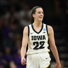 caitlin clark on the court in march madness