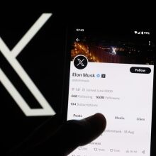 Elon Musk account on Twitter X is displayed on a smartphone.