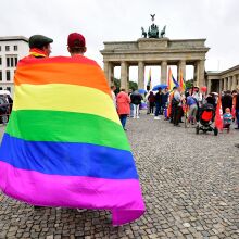 Euphoric scenes as Germany legalises same sex marriage