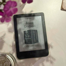 kobo clara 2e e-reader with joan didion collected essays onscreen