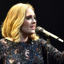 Adele sings moving tribute to Brussels during concert