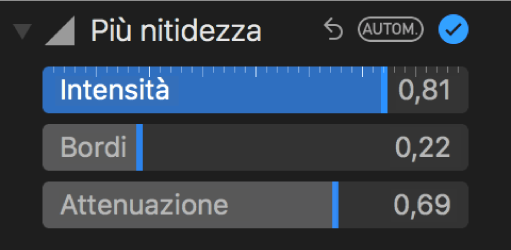 I controlli di “Aumenta nitidezza” nel pannello Regola.