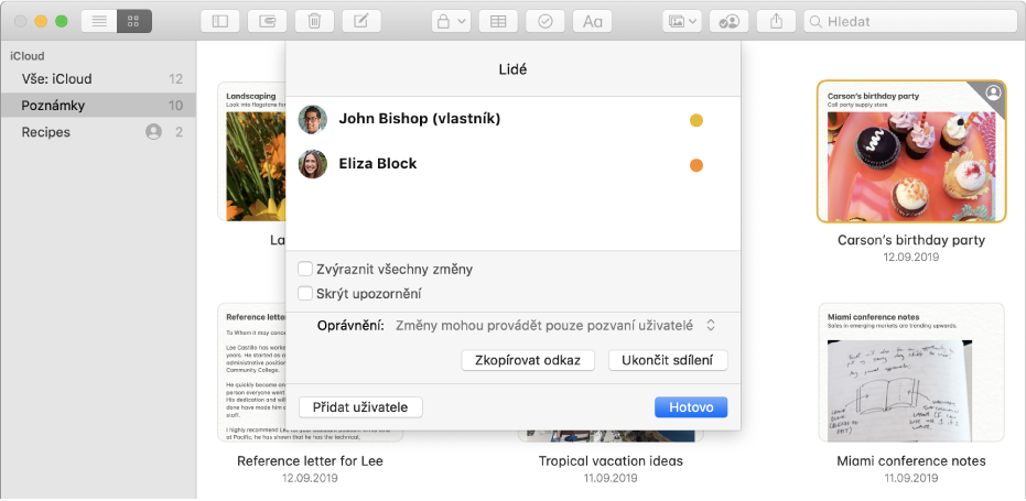 Poznámky v zobrazení galerie po kliknutí na tlačítko Zobrazit účastníky pro jednu poznámku. Zobrazené jsou osoby, které byly přidány k uvedené poznámce, a dostupné volby.