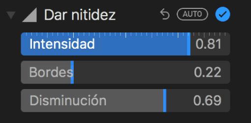 Los controles de Nitidez en el panel Ajustar.