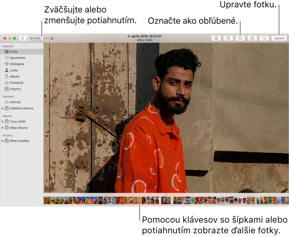 Okno Fotky so zobrazením zväčšenej fotky napravo s radom miniatúr nižšie. Panel nástrojov navrchu zahŕňa posuvník zväčšenia, tlačidlo Obľúbené a tlačidlo Upraviť.
