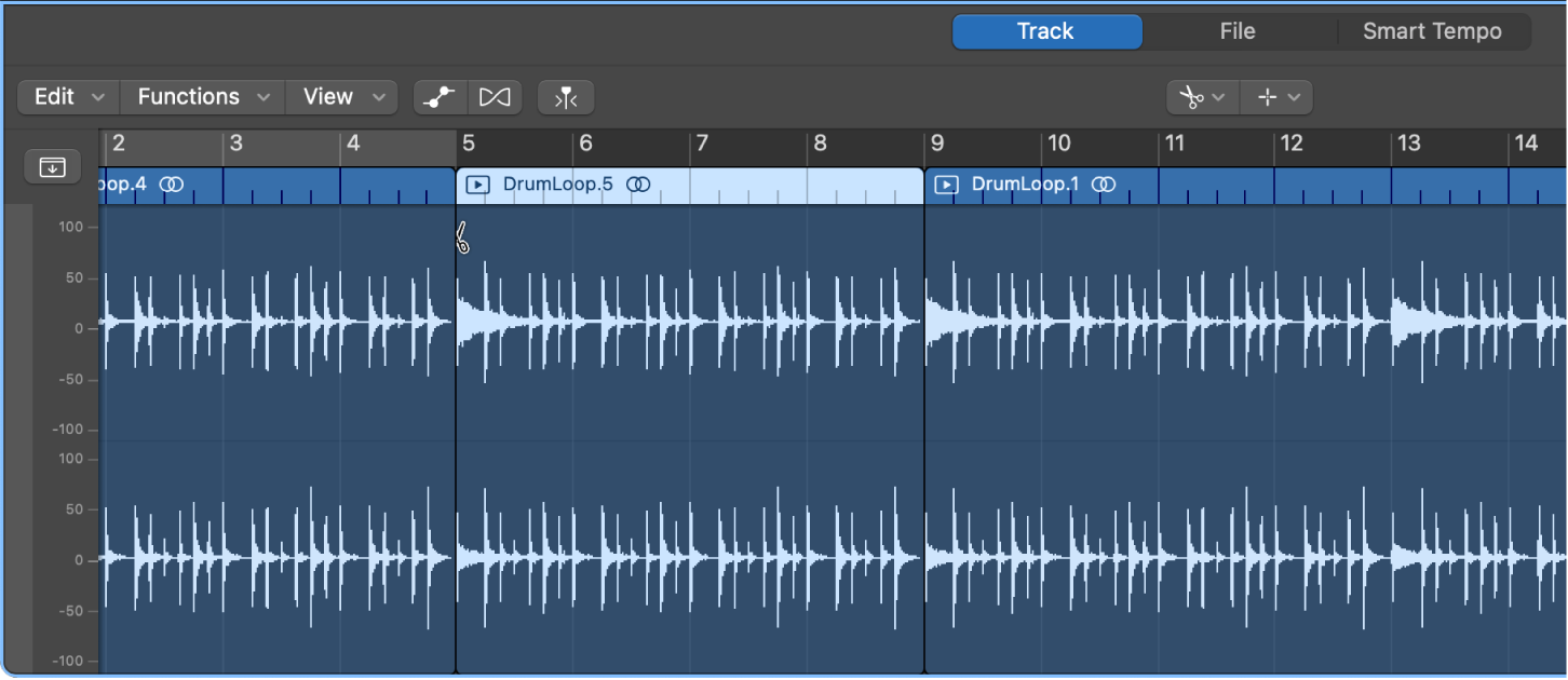 Figure. Scission d’une région dans l’éditeur de piste audio à l’aide de l’outil Ciseaux.