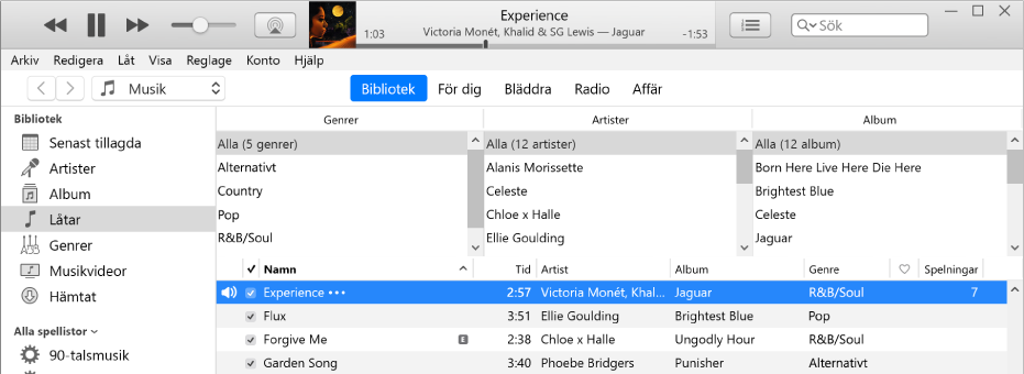 Huvudfönstret i iTunes: Kolumnbläddraren visas till höger om sidofältet och ovanför låtlistan.