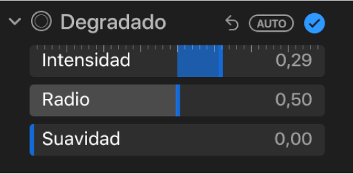 Los controles de Degradado en el panel Ajustar con los reguladores de Intensidad, Radio y Suavidad.