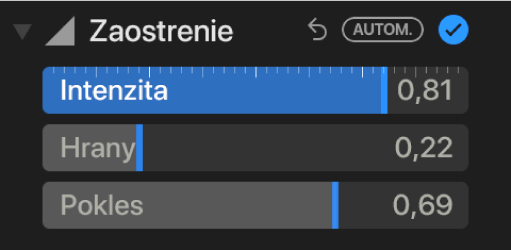 Ovládacie prvky Zaostrenie na paneli Úpravy zobrazujúce posuvníky Intenzita, Okraje a Pokles.