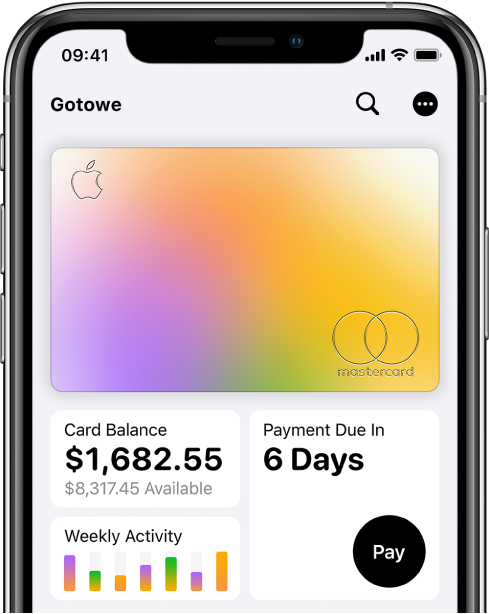Karta Apple Card w aplikacji Wallet. W prawym górnym rogu widoczny jest przycisk Więcej. W lewym dolnym rogu widoczne jest łączne saldo oraz tygodniowa aktywność. W prawym dolnym rogu znajduje się przycisk Zapłać.