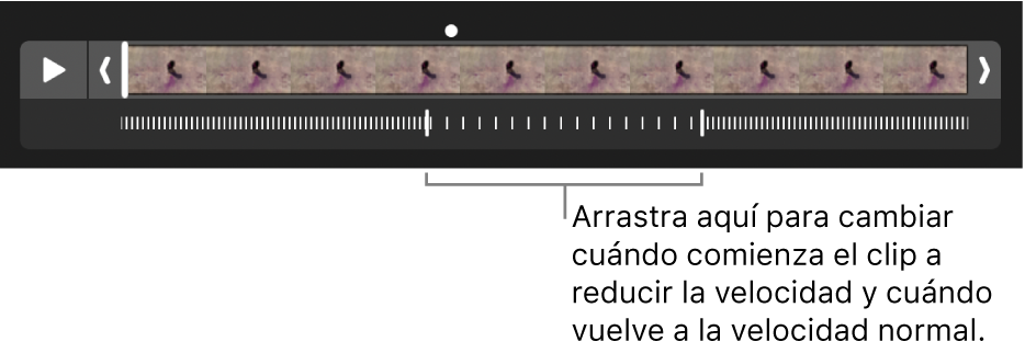 Un clip de video en cámara lenta con manijas que puedes arrastrar para cambiar el momento en el que el video comienza a reducir e incrementar de nuevo su velocidad.