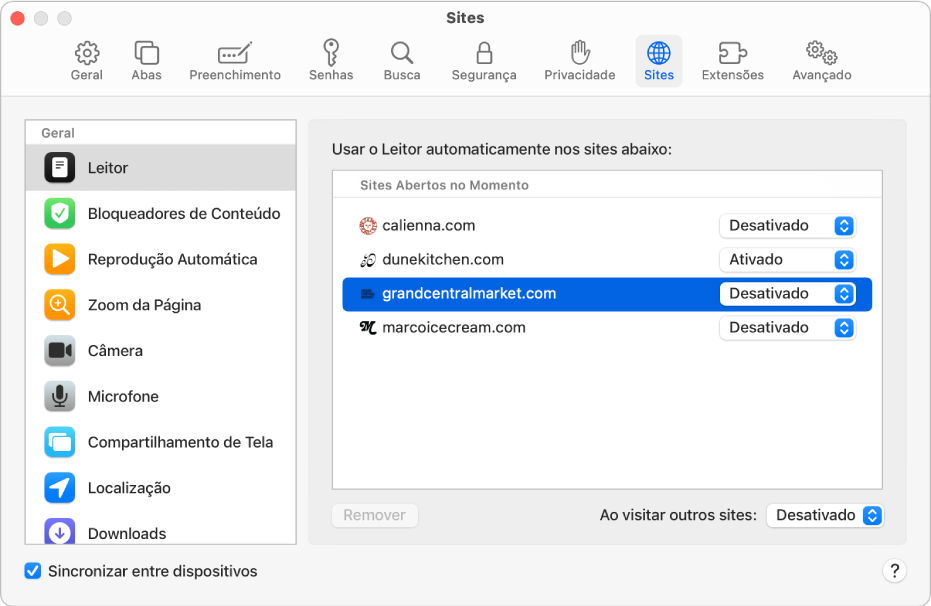Janela mostrando as preferências do Safari para sites, com “Sincronizar entre dispositivos” selecionado abaixo da barra lateral.
