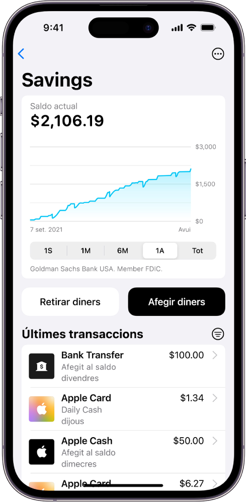 Pantalla en què es mostren els detalls del compte del Savings, incloent-hi el saldo actual i un gràfic de l’evolució del saldo a la part superior, botons per retirar o afegir diners al mig i la transacció més recent a la part inferior.