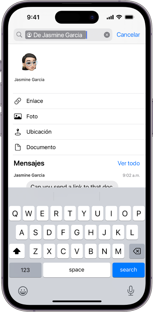 El campo de búsqueda en la app Mensajes. El campo de búsqueda contiene una etiqueta que reduce la búsqueda a los mensajes de una persona. También se muestran otras opciones de etiquetas para agregar al campo de búsqueda: Enlace, Foto, Ubicación y Documento.