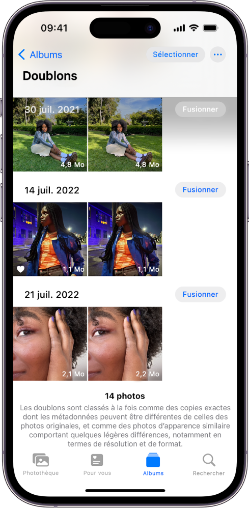 L’écran Dupliquer montrant des photos dupliquées l’une à côté de l’autre. Sur le côté droit de l’écran se trouve le bouton Fusionner qui permet de fusionner chaque paire de photos en double.