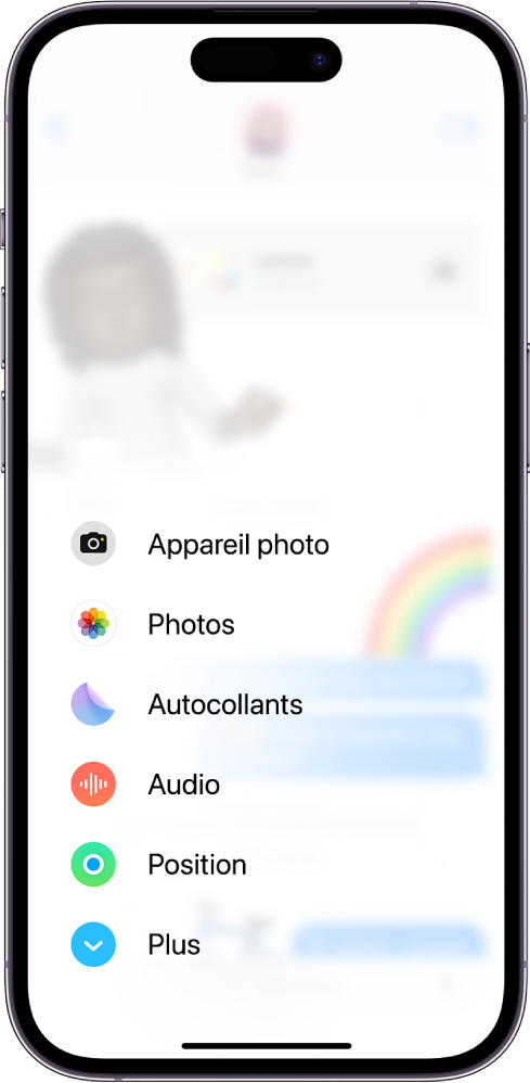 Après avoir touché le bouton Apps dans une conversation Messages, une liste de fonctionnalités à ajouter à votre message s’affiche.