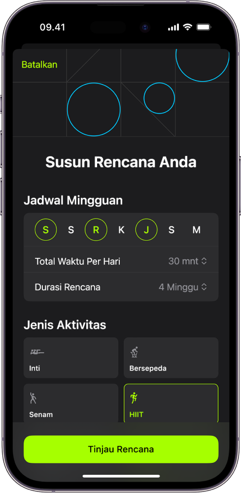 Layar Rencana Khusus, menampilkan pengaturan untuk memilih jadwal mingguan dan durasi rencana. Jenis aktivitas yang tersedia dan tombol untuk meninjau Rencana Khusus terdapat di bagian bawah layar.