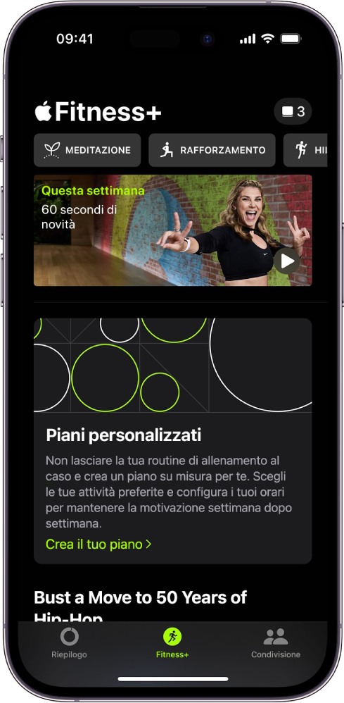 Una schermata di Apple Fitness+ che mostra i diversi tipi di allenamenti disponibili e un’area in cui puoi creare un piano personalizzato.