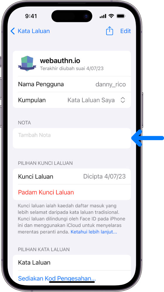 Skrin kunci laluan dalam Rantai Kunci iCloud, dengan maklumat tentang kunci laluan dan tempat untuk menambah dan melihat nota.