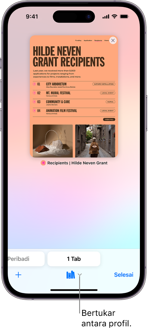 Skrin iPhone, menunjukkan tab Safari terbuka. Ikon profil Safari berada di bahagian bawah skrin. Ketik ikon untuk bertukar antara profil.
