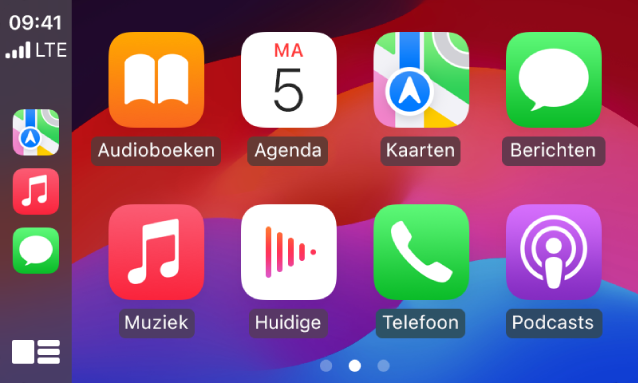 Het CarPlay-beginscherm met Kaarten, Muziek en Berichten in de navigatiekolom. Aan de rechterkant worden Audioboeken, Agenda, Kaarten, Berichten, Muziek, Huidige, Telefoon en Podcasts weergegeven.