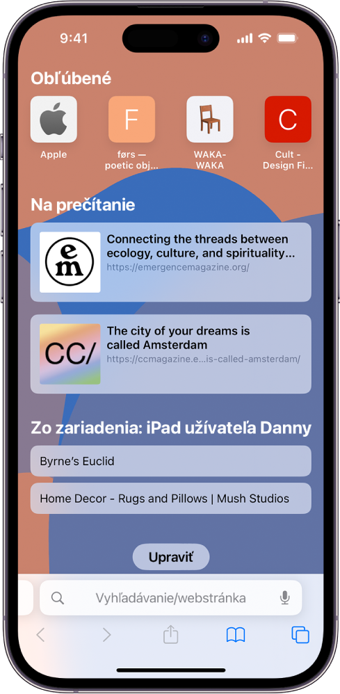 Úvodná stránka v Safari, na ktorej sú zobrazené obľúbené webstránky, webstránky uložené v zozname Na prečítanie a webstránky otvorené na druhom Apple zariadení. V dolnej časti obrazovky je tlačidlo Upraviť.