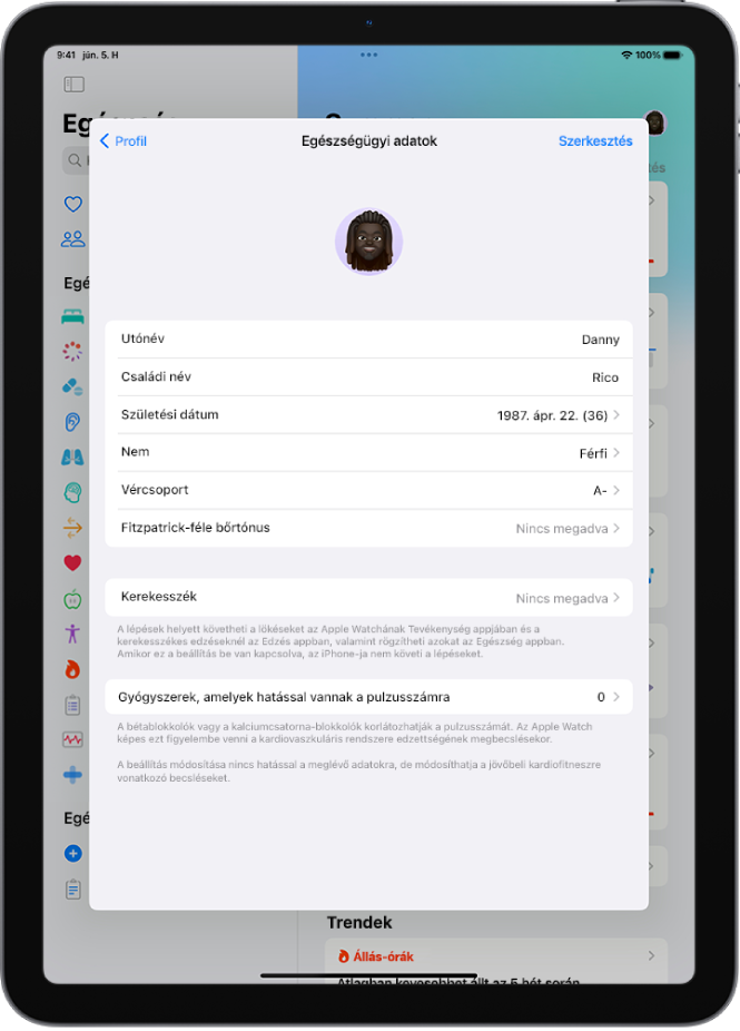 Az Egészségügyi adatok képernyő, amely mezőket tartalmaz a névhez, a születési adathoz, a vércsoporthoz és egyéb információkat.