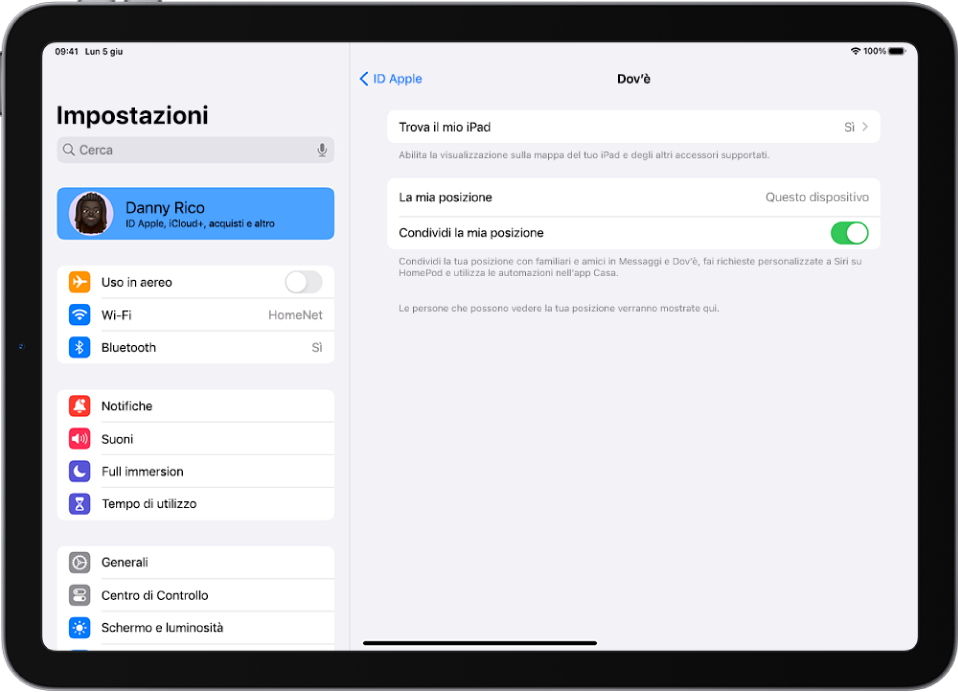 La barra laterale di Impostazioni è sulla sinistra dello schermo e l’opzione in alto con il nome dell’utente è selezionata. Sul lato destro sono presenti le opzioni per scegliere le funzionalità di Dov’è da attivare. “Trova il mio iPad”, “Condividi posizione” sono attivi.