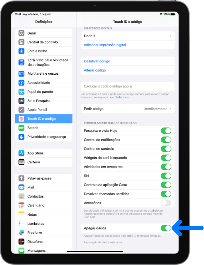 O controlo Apagar dados, na parte inferior do ecrã Touch ID e código, nas Definições.