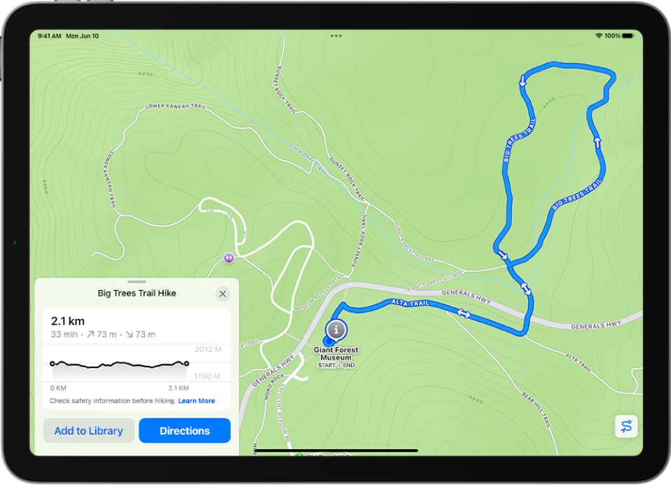 Uma visão geral de uma caminhada descarregável, com distância, perfil de elevação, tempo estimado e opções para guardar ou obter indicações para o início da caminhada.