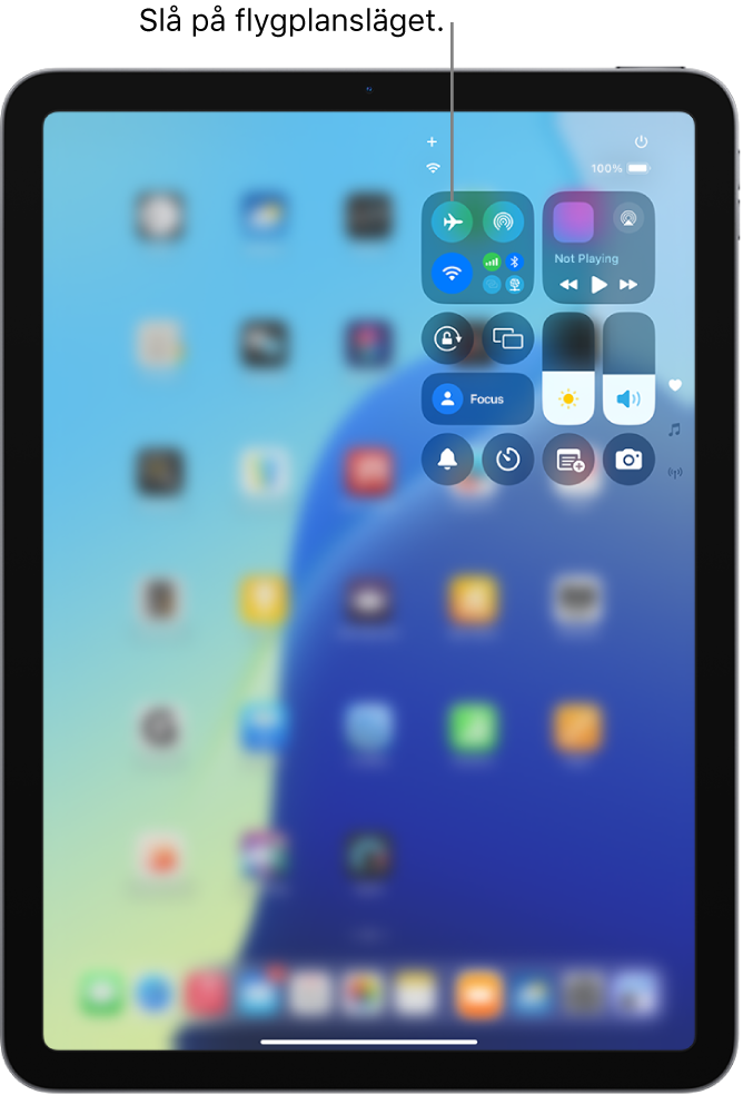 Skärmen Kontrollcenter som visar att ett tryck på knappen överst till vänster aktiverar flygplansläge.