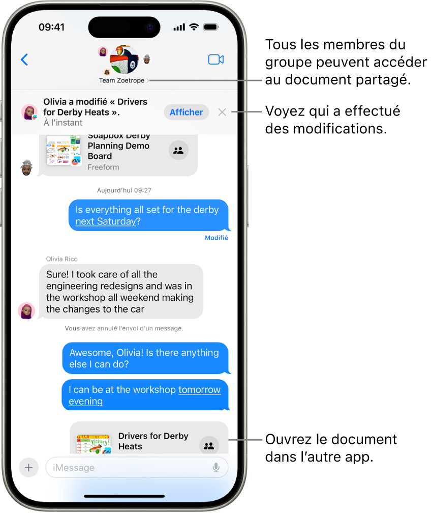 Conversation de groupe dans Messages avec une invitation à collaborer et des mises à jour en haut de la fenêtre de la conversation.