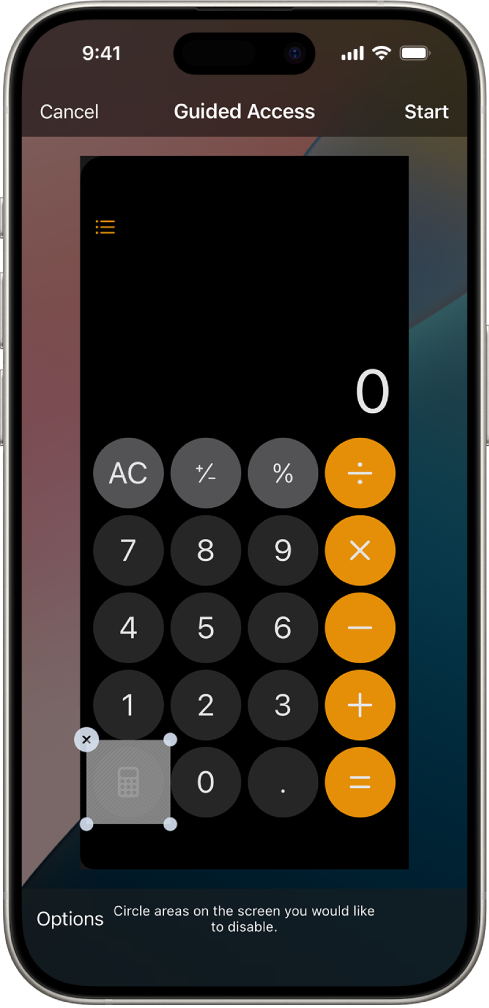 iPhone ekrānā redzama funkcijas Guided Access iestatīšana. iPhone tālrunis tiek īslaicīgi bloķēts, atļaujot tikai lietotni Calculator, un viena no pogām lietotnē ir atspējota.