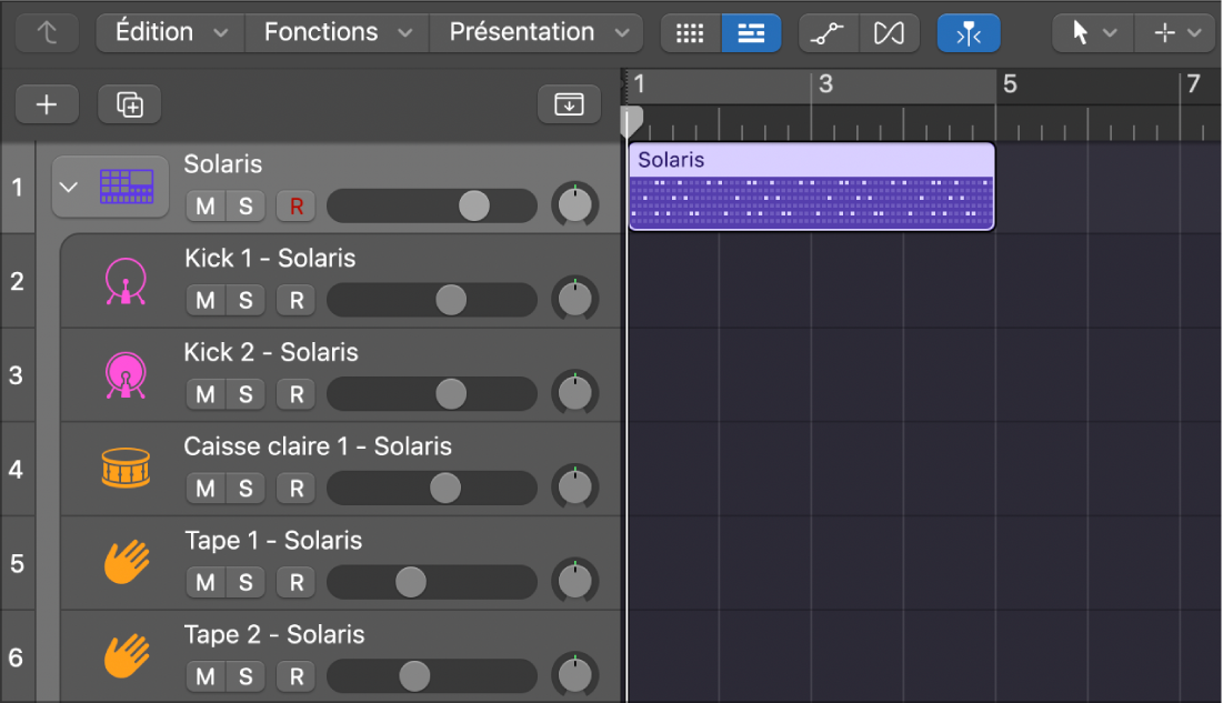 Track Stack de Drum Machine Designer avec région de motif et sous-pistes vides.