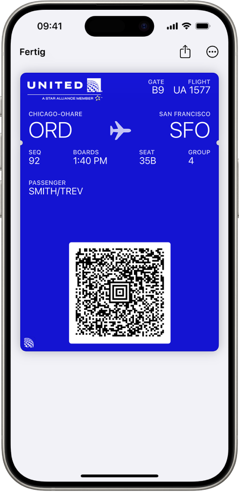 Eine Bordkarte in der App „Wallet“ mit den Angaben zum Flug und dem QR-Code unten.