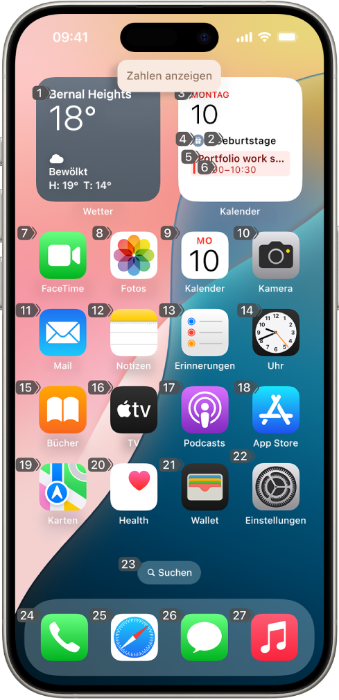 Ein iPhone mit einer Zahl neben jedem Objekt auf dem Home-Bildschirm. Oben auf dem Bildschirm befindet sich der Sprachsteuerungsbefehl „Zahlen anzeigen“.