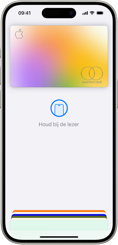 Een creditcard in het Wallet-scherm. Onder de kaart staat 'Houd bij de lezer'.