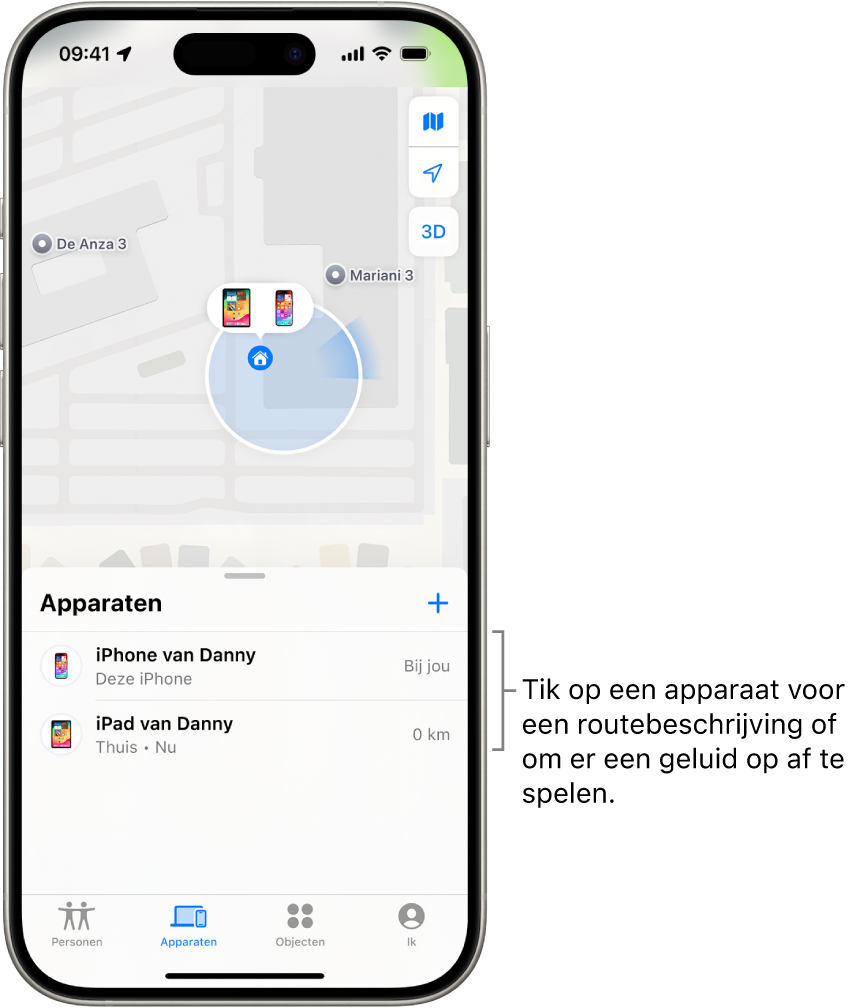 Het Zoek mijn-scherm waarin de lijst 'Apparaten' is geopend. Er staan twee apparaten in de lijst 'Apparaten': de iPhone en iPad van Dennis. Hun locaties worden op een kaart weergegeven.