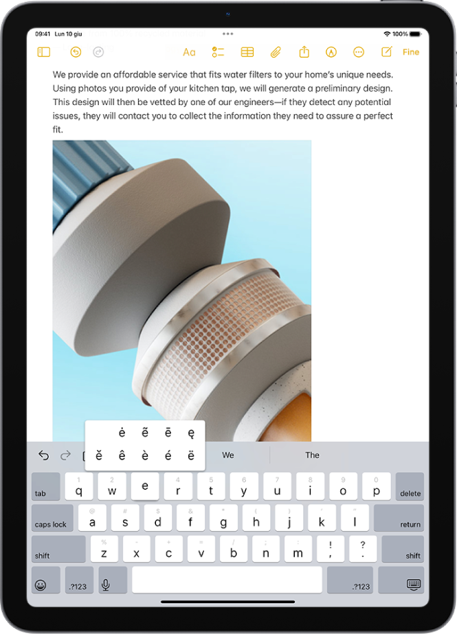 La tastiera su schermo che mostra caratteri accentati alternativi che compaiono quando tieni premuto il tasto E.