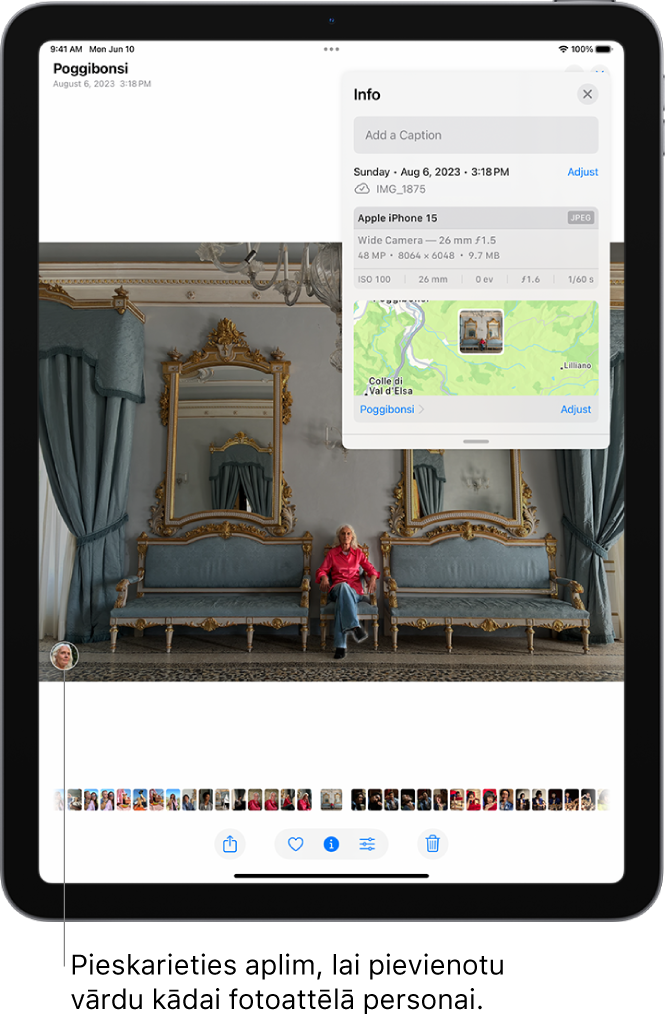 iPad ierīces ekrānā ir redzams fotoattēls, kas atvērts lietotnē Photos. Fotoattēla apakšējā kreisajā stūrī ir fotoattēlā redzamās nosauktās personas sīktēls.