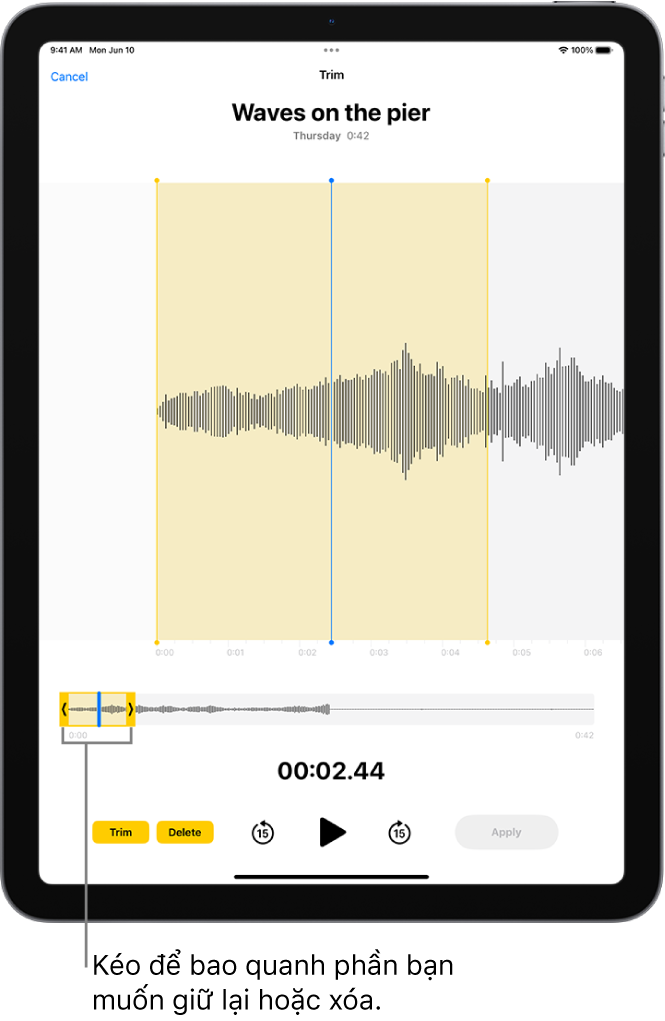 Một bản ghi đang được sửa với các điều khiển cắt xén màu vàng đang bao quanh một phần dạng sóng âm thanh ở cuối màn hình. Ở bên trái của các điều khiển Phát lại là nút Cắt xén (để xóa phần bản ghi ở bên ngoài các điều khiển) và nút Xóa (để xóa phần bản ghi bên ngoài các điều khiển).