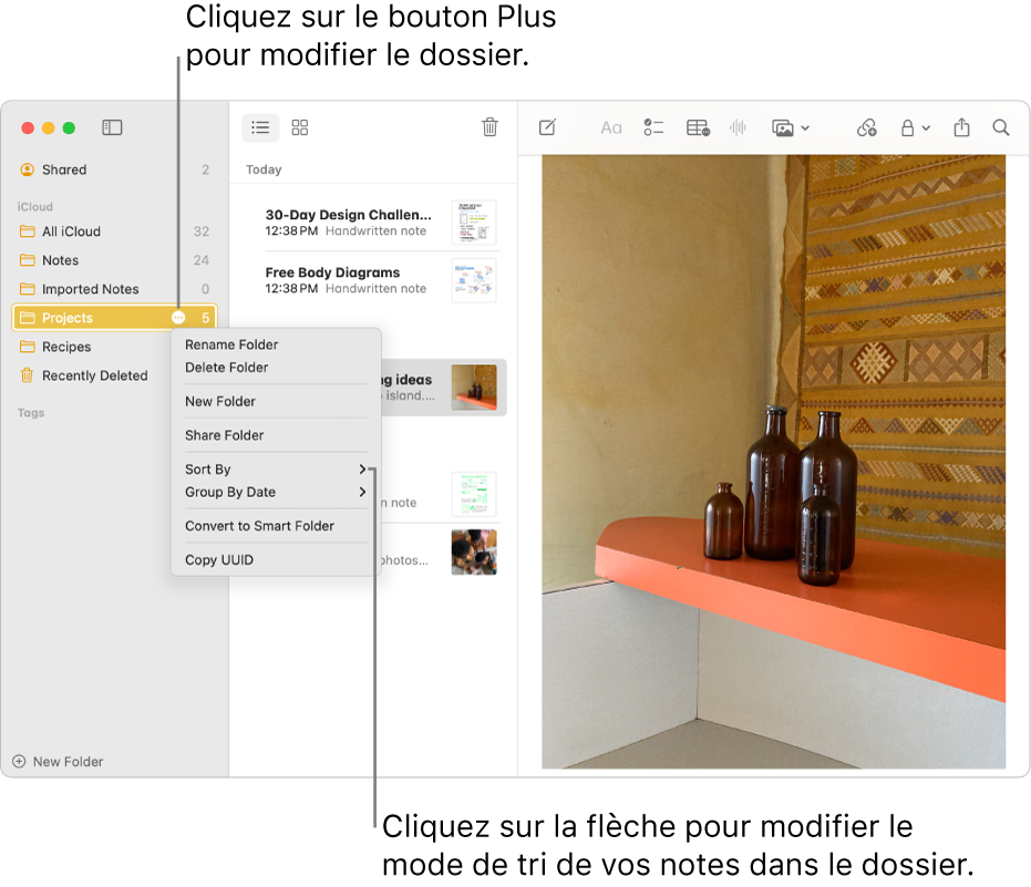 Une fenêtre de l’app Notes sur Mac avec un dossier dans la barre latérale affichant le bouton Plus, qui permet d’apporter des modifications à un dossier. Au-dessus de la liste des notes, au milieu, se trouve l’option de tri, qui permet de modifier l’ordre d’affichage des notes. Cliquez sur la flèche pour sélectionner un autre ordre de tri.