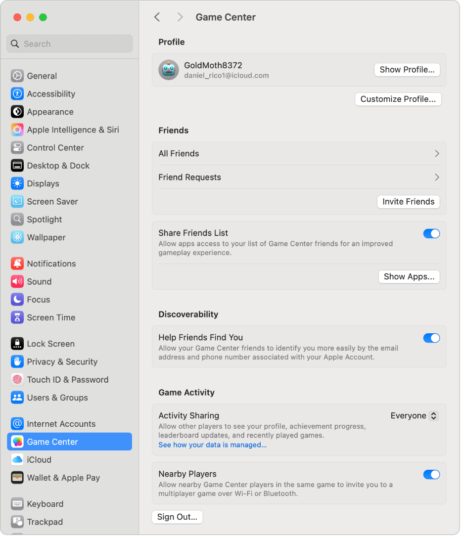 “सिस्टम सेटिंग्ज़” में चुना गया Game Center खाता, जिसमें गेमिंग विकल्प दाईं ओर सूचीबद्ध हैं।