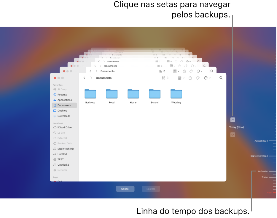 Janela do Time Machine mostrando várias telas do Finder empilhadas para representar backups, com setas para navegação. As setas e a linha do tempo de backup à direita ajudam você a navegar pelos backups para escolher quais arquivos restaurar.