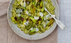 Anna Jones slow cooked leeks and grains