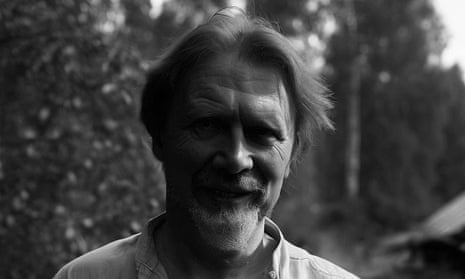 AI-generated black-and-white image of middle-aged bearded man with trees behind