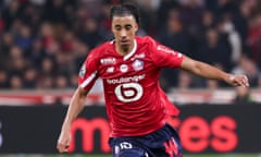 Leny Yoro in action for Lille