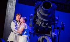 Boom … Alice Coote, left, and Sophie Bevan as Octavian and Sophie in Robert Carsen’s Der Rosenkavalier for Royal Opera.