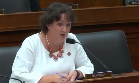Congresswoman teaches housing secretary Ben Carson his own job - video